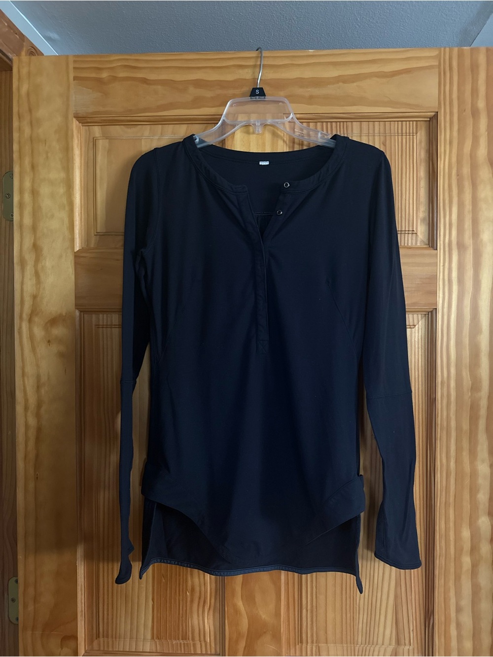 lululemon athletica Black Long-Sleeve Henley Top